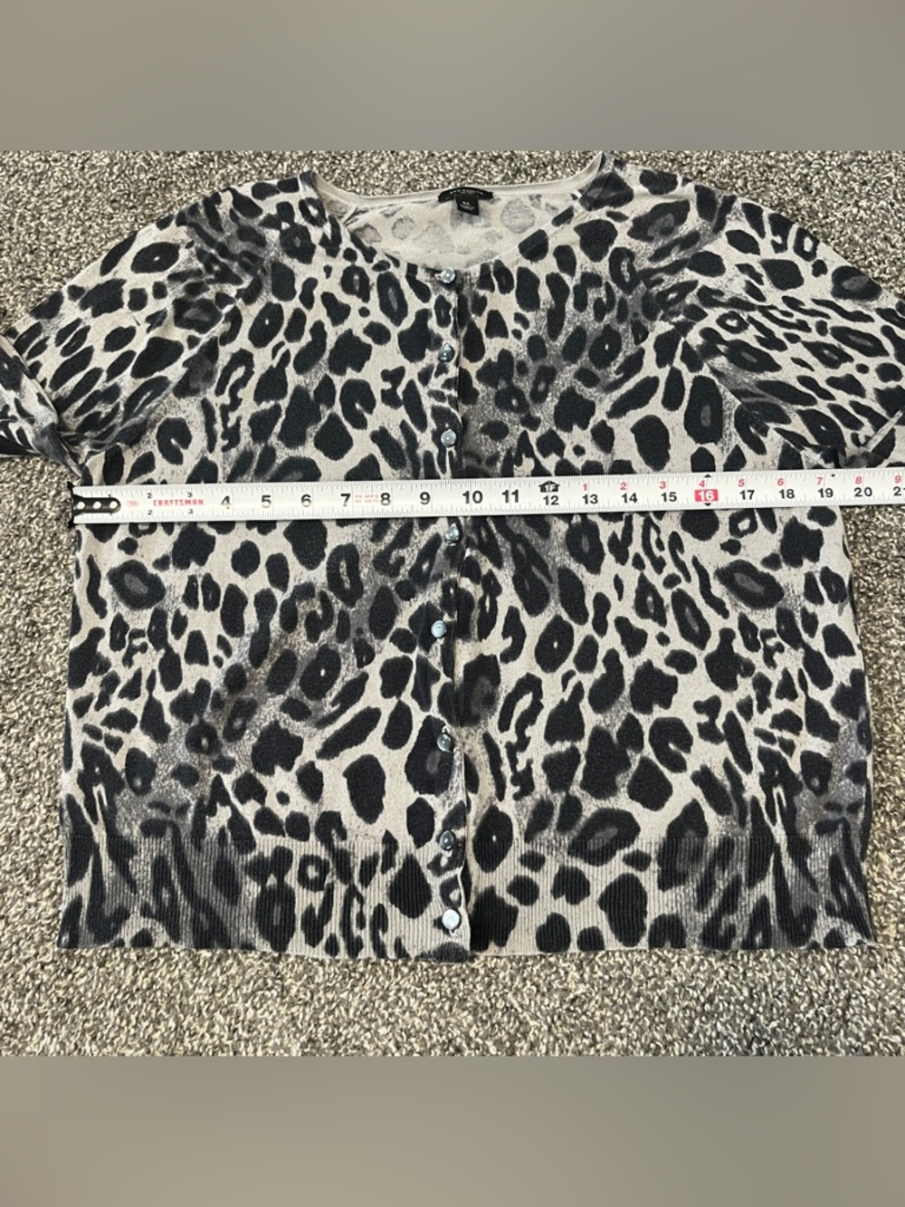 Ann Taylor Gray & Black Leopard Print Button-Down Size XL - Picture 5 of 9